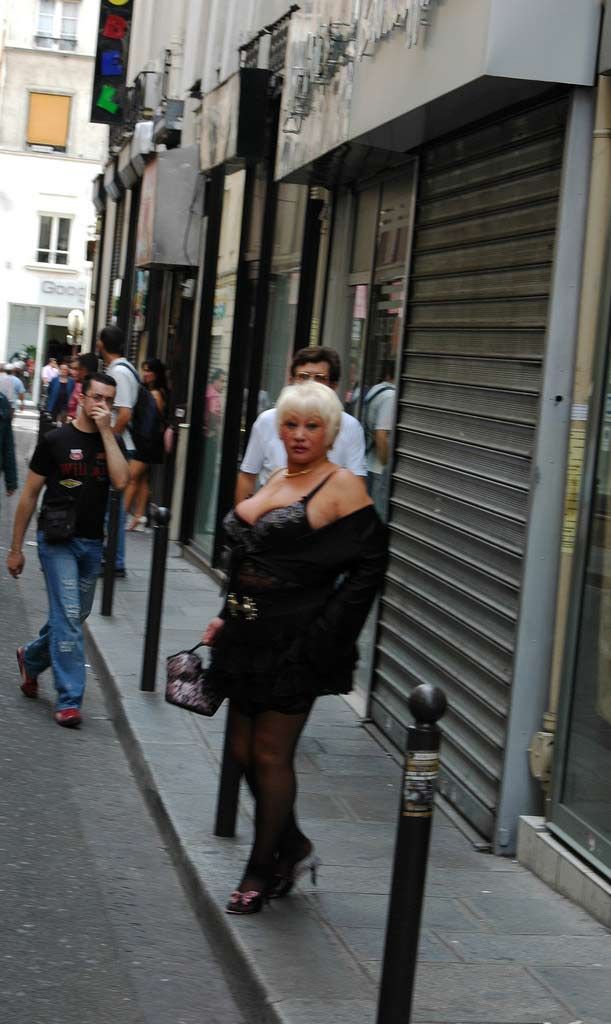  Where  find  a hookers in Saint-Denis, France